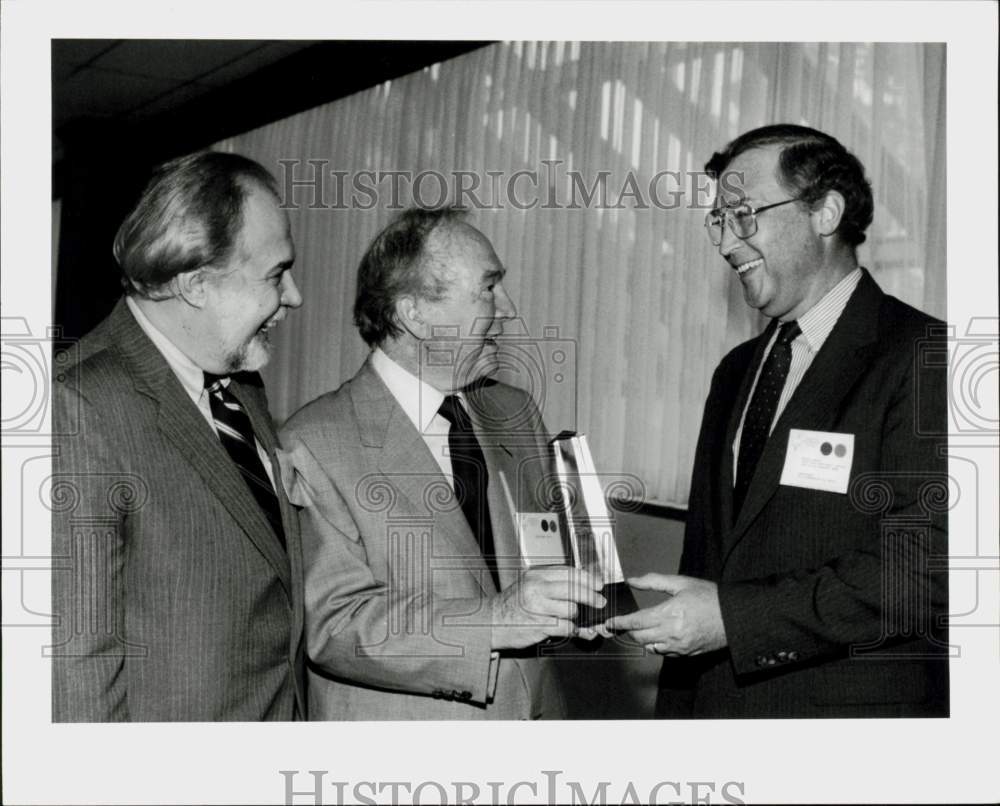 1988 Press Photo Humorist John Henry Faulk with Friends at Award Ceremony- Historic Images