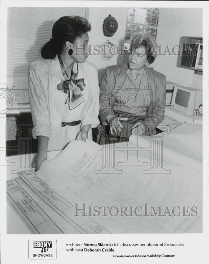 1987 Press Photo Architect Norma Sklarek, Deborah Crable on &quot;Ebony/Jet Showcase&quot;- Historic Images