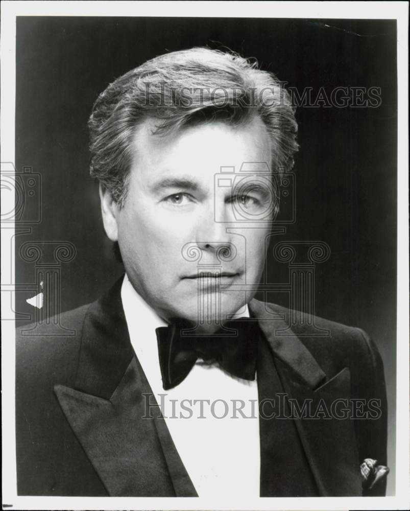 1988 Press Photo Actor Robert Wagner in Sidney Sheldon&#39;s &quot;Windmills Of The Gods&quot;- Historic Images