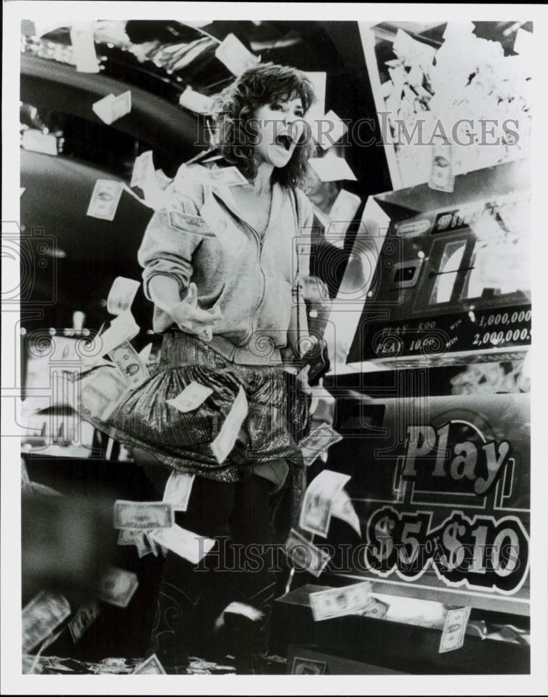 1987 Press Photo Actress Sally Field Showered with Money in &quot;Surrender&quot;- Historic Images