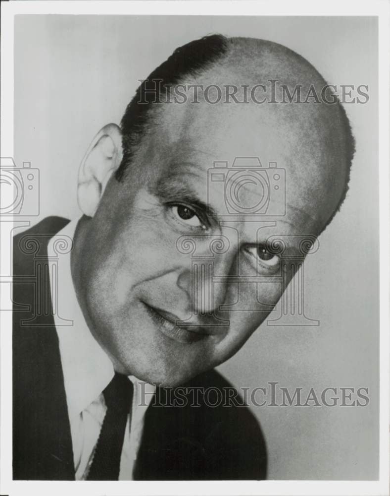 1977 Press Photo Actor Werner Klemperer - hcq45655- Historic Images