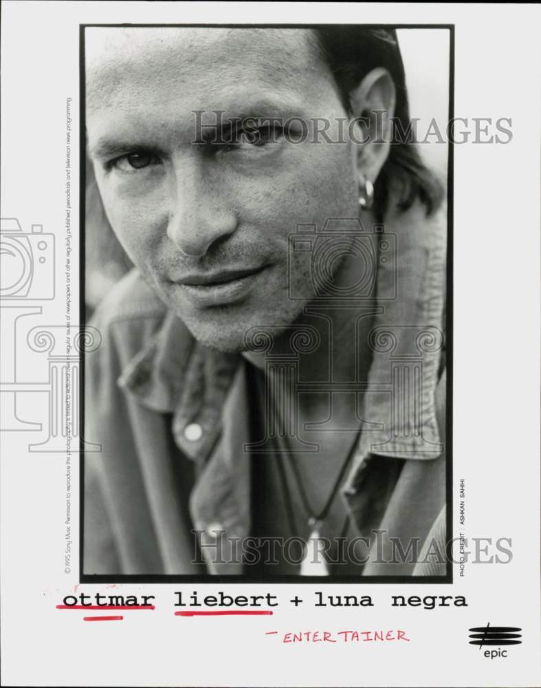 1995 Press Photo Entertainer Ottmar Liebert + Luna Negra - hcq46052- Historic Images