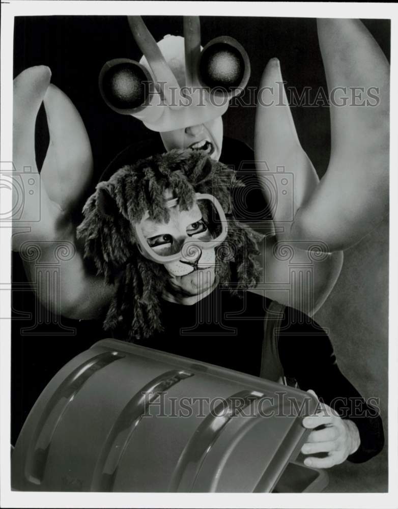 1997 Press Photo Scene from Texas Mime Theatre&#39;s Carnival Of The Animals- Historic Images