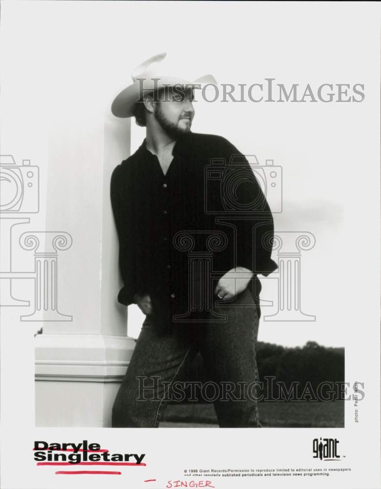 1996 Press Photo Singer Daryle Singletary - hcq46168- Historic Images