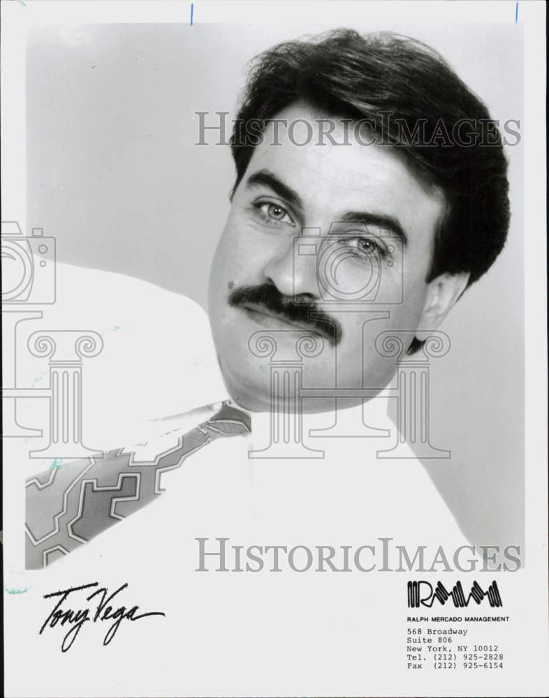 1992 Press Photo Entertainer Tony Vega - hcq46345- Historic Images