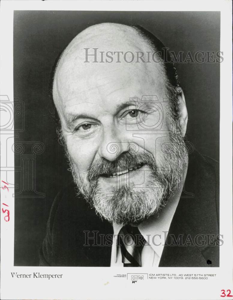 1982 Press Photo Musician Werner Klemperer - hcq46375- Historic Images