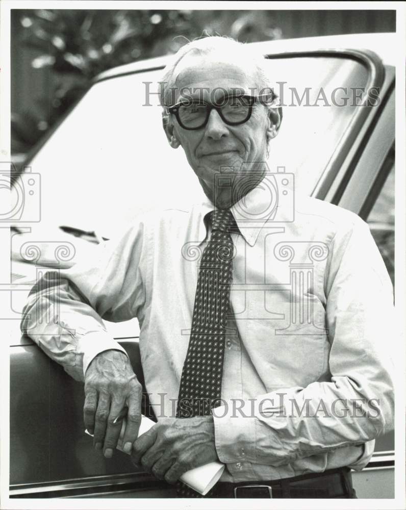 1982 Press Photo Ray Miller, with Channel 2 News - hcq46937- Historic Images