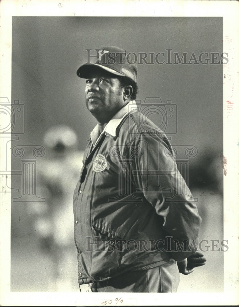 1988 Press Photo Luther Booker, Yates High School Lions Football Coach- Historic Images