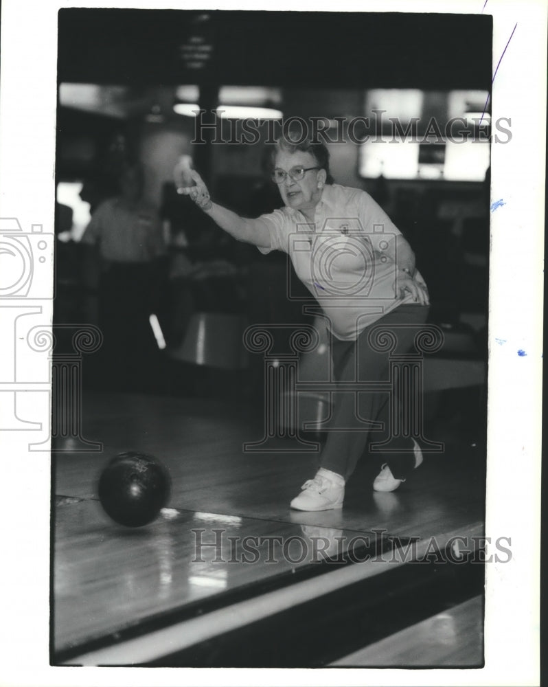 1989 Press Photo Hazel Aldrige, Roving Seniors Bowling Founder at Lanes- Historic Images