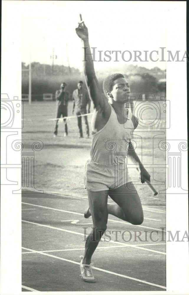 1979 Press Photo Steve Cox, Track runner at Relay Race - hcs00264- Historic Images