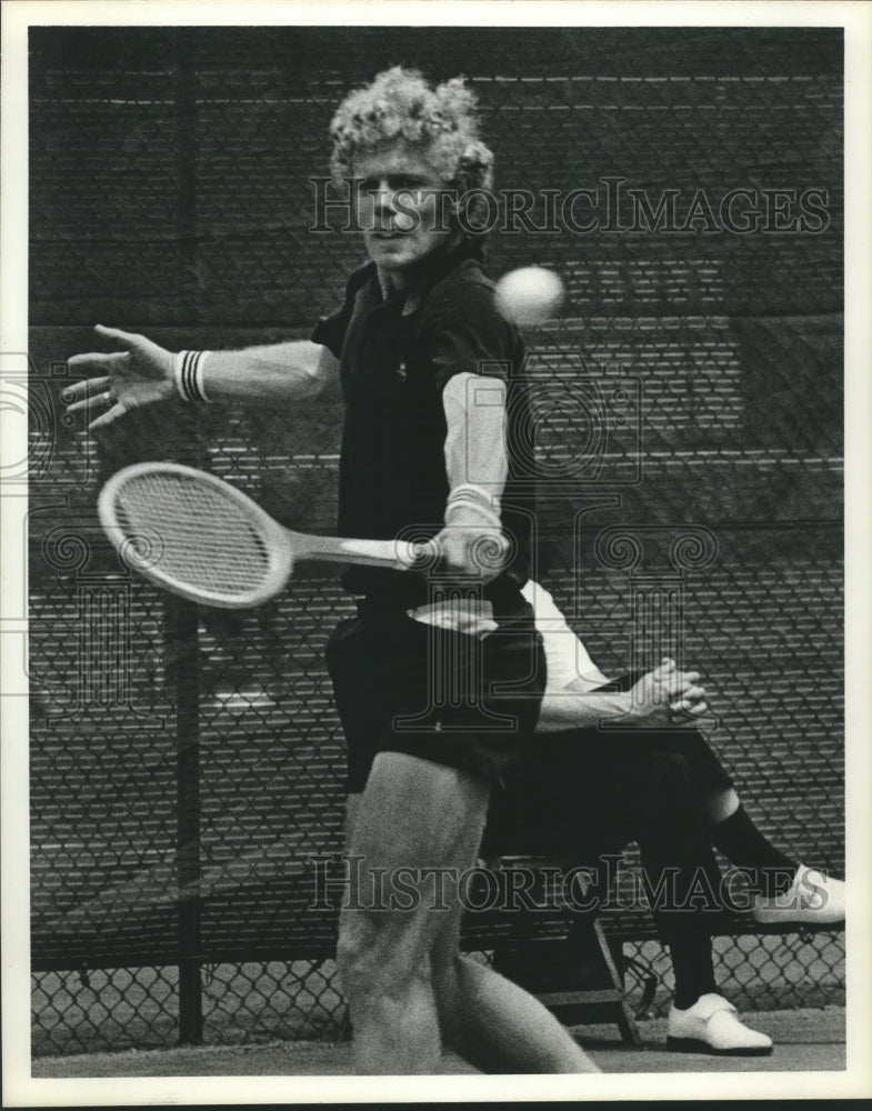 1975 Press Photo Mark Cox, Tennis Player - hcs00332- Historic Images