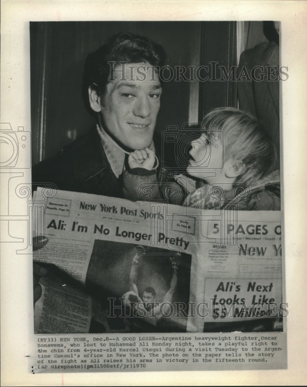 1970 Press Photo Boxer Oscar Bonavena at Argentina Consul Office in New ...