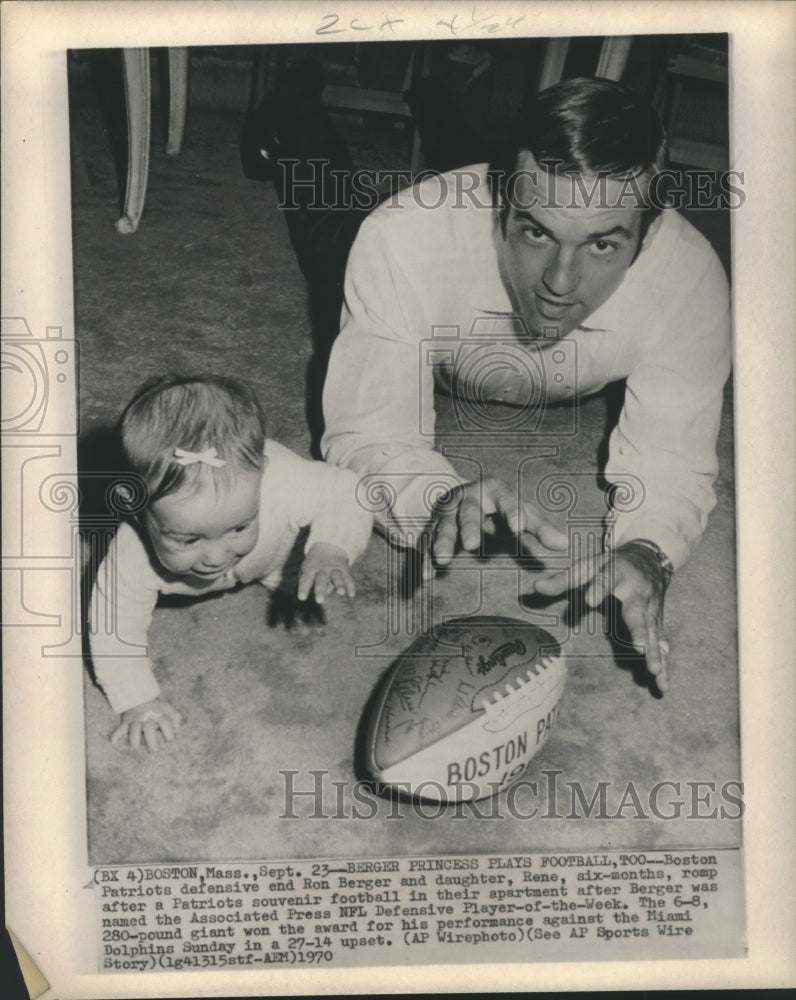 1970 Press Photo Boston Patriots, Ron Berger&#39;s daughter plays football too- Historic Images