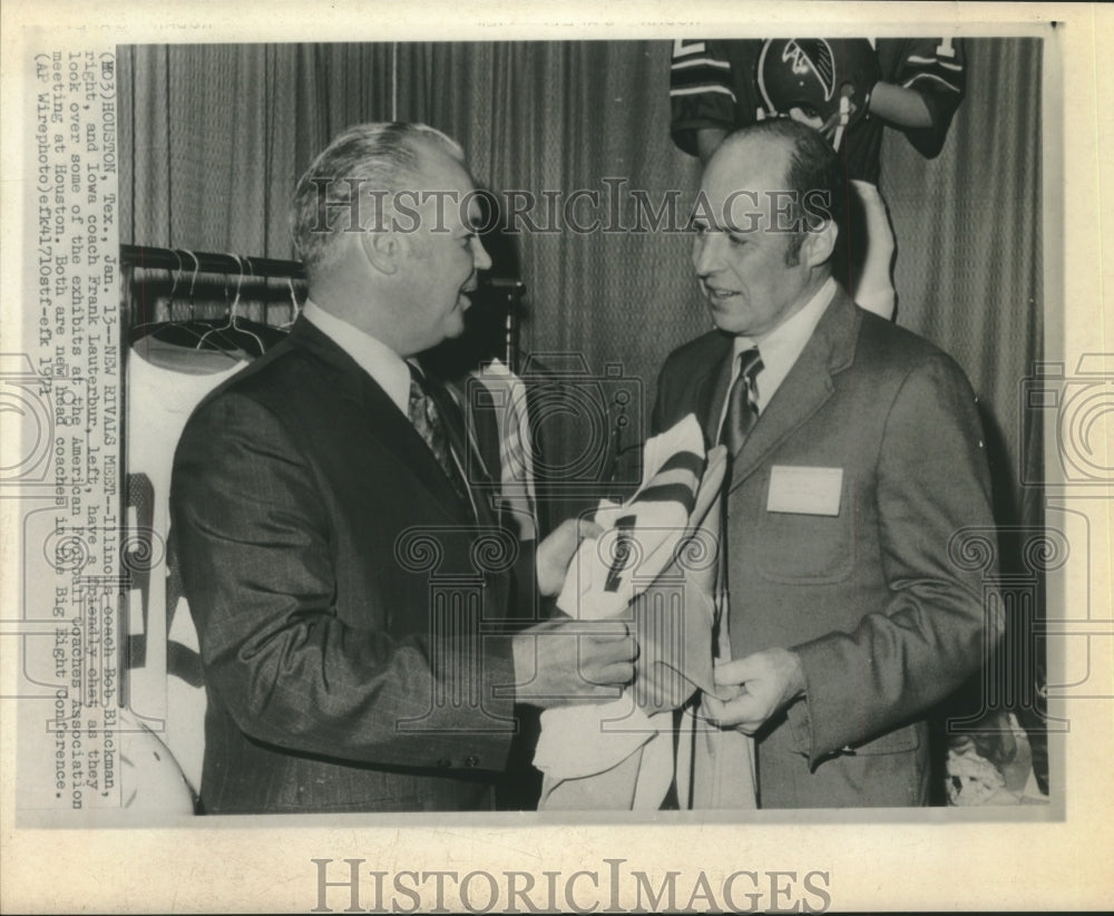 1971 Press Photo New Big Eight Coaches meet at Coaches meeting in Houston.- Historic Images