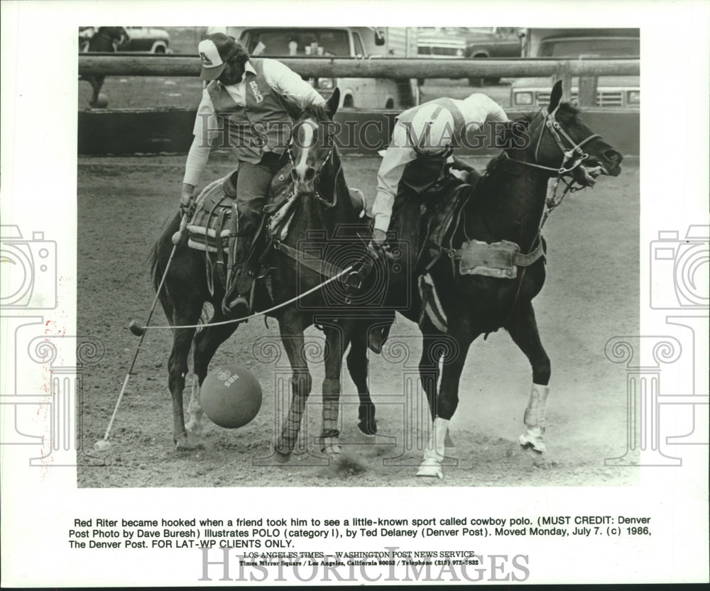 1986 Press Photo Red Riter (left) in action playing Cowboy polo. - hcs01022- Historic Images