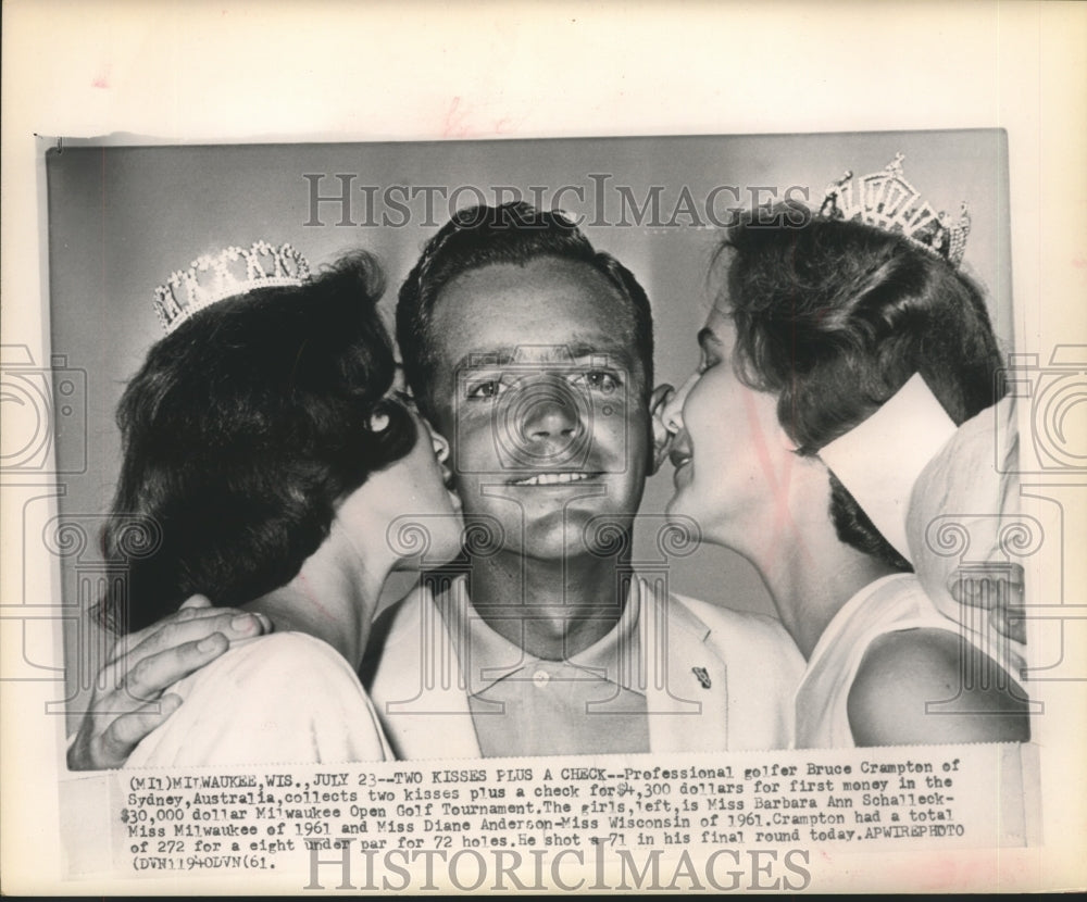 1961 Press Photo Golfer Bruce Crampton gets kisses and check-wins in Milwaukee- Historic Images