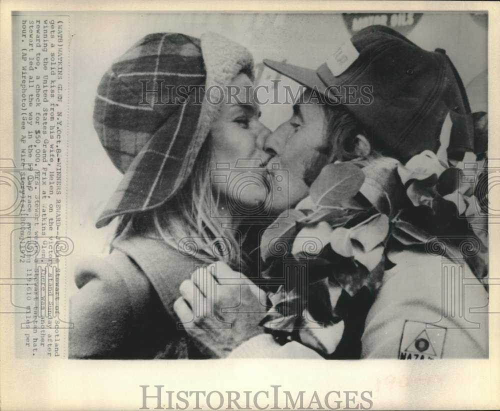 1972 Press Photo Jackie Stewart kisses wife after Grand Prix Race in New York- Historic Images