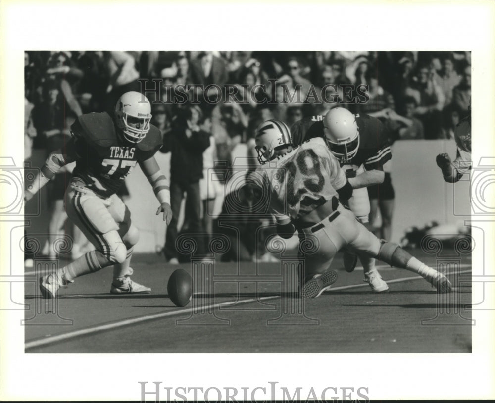 1985 Press Photo Air Force kick returner fumbles ball Blue Bonnet Bowl, Houston- Historic Images