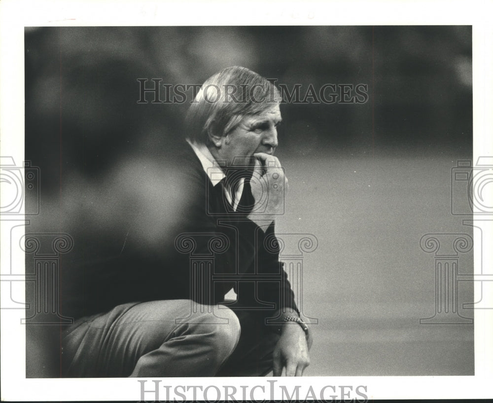 1983 Press Photo Houston Oilers&#39; head football coach, Ed Biles, on the sidelines- Historic Images