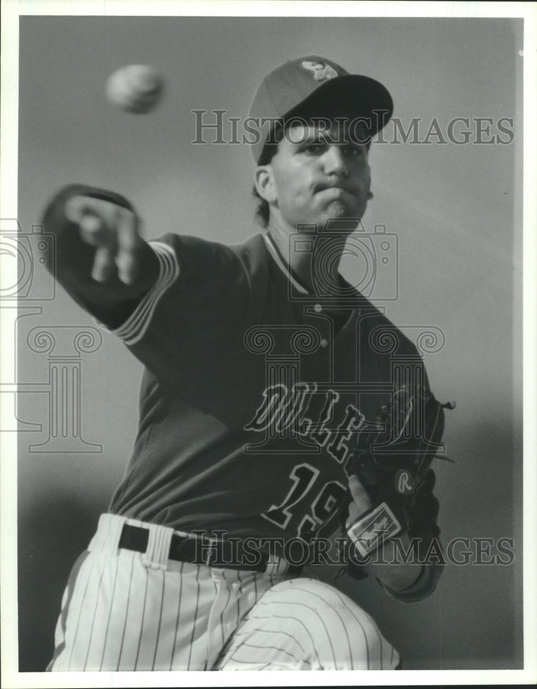 1989 Press Photo Steve Rochard pitches Dulles into Texas State Baseball Tourny- Historic Images