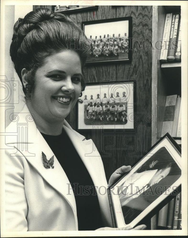 1972 Press Photo Mrs. Al Conover, wife of Rice University head football coach.- Historic Images