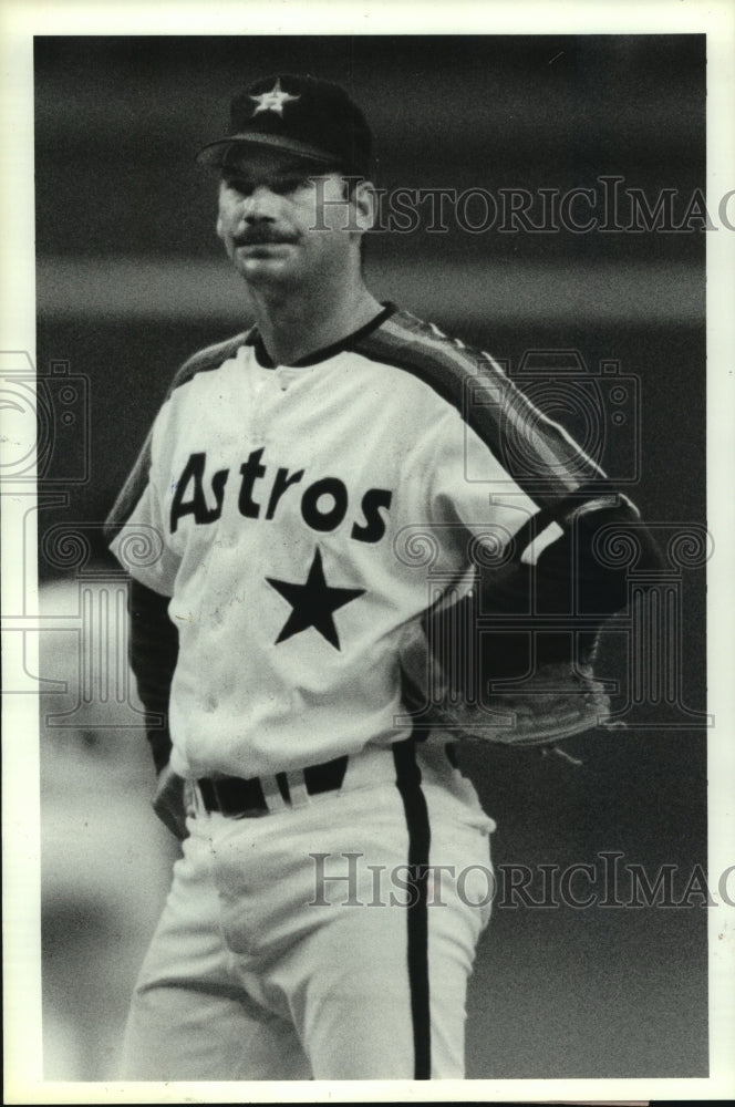 1989 Press Photo Houston Astros&#39; pitcher Jim Clancy appears dejected on mound.- Historic Images