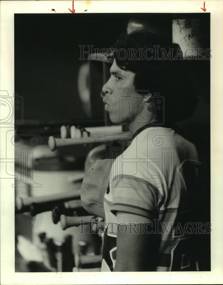 1982 Press Photo Houston Astros&#39; outfielder Jose Cruz stands during Anthem.- Historic Images