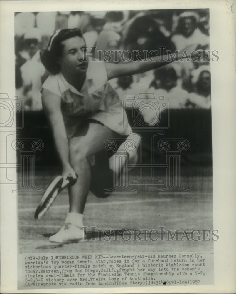 1952 Press Photo American tennis star Maureen Connolly in action at Wimbledon- Historic Images