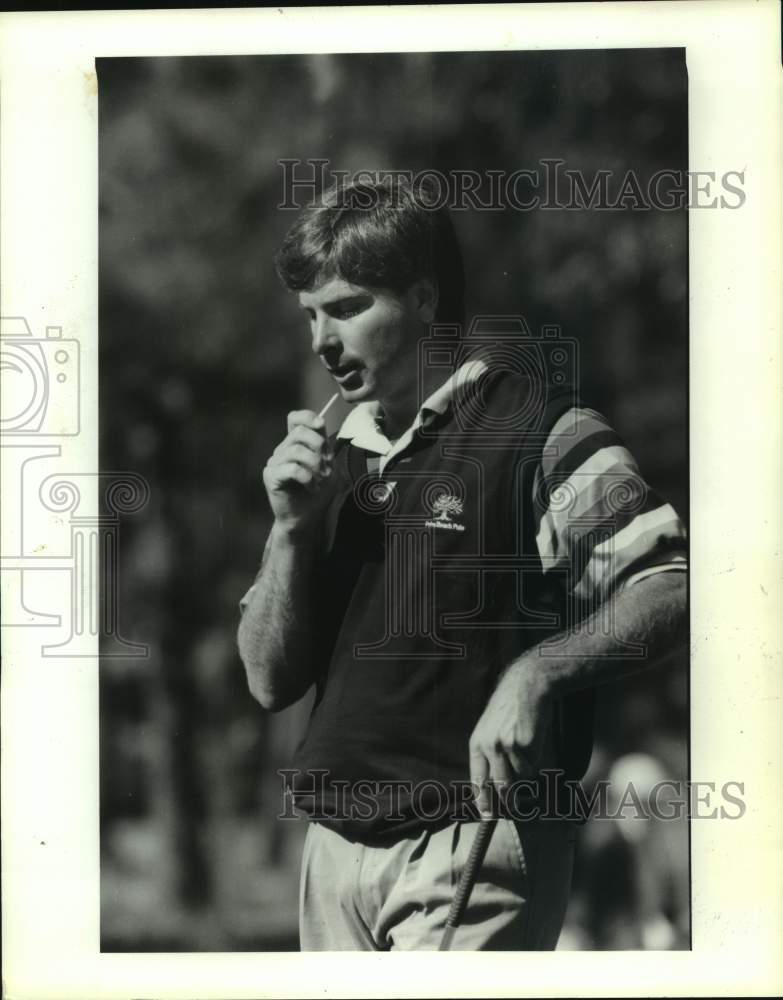 1990 Press Photo Fred Couples plans next shot in pro-am at Champions Golf Club- Historic Images