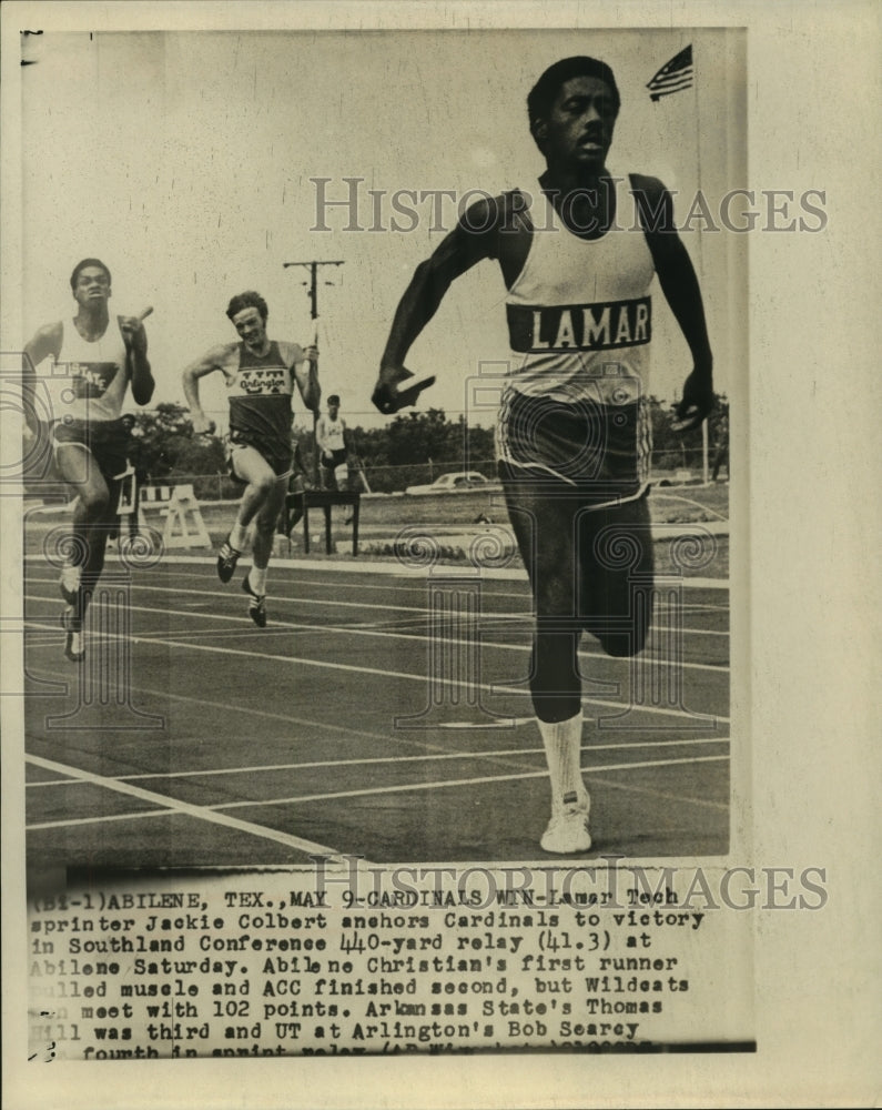 1970 Press Photo Lamar Tech sprinter Jackie Colbert anchors 440-yard relay win- Historic Images