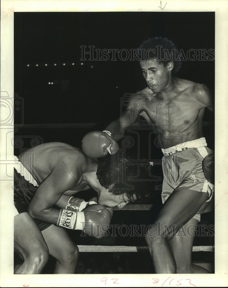 1984 Press Photo Houston boxer Donal Caples wins pro debut at The Summit- Historic Images