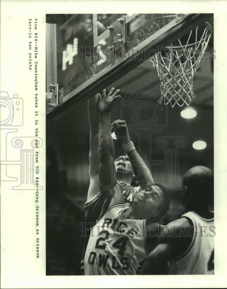 1984 Press Photo Rice University&#39; Mike Cunningham gets elbow to head against TCU- Historic Images