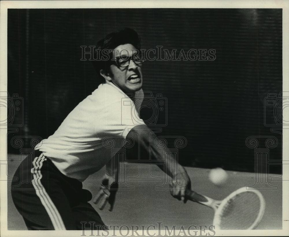 1971 Press Photo Tennis player Robert Chavez of Corpus Christi University.- Historic Images