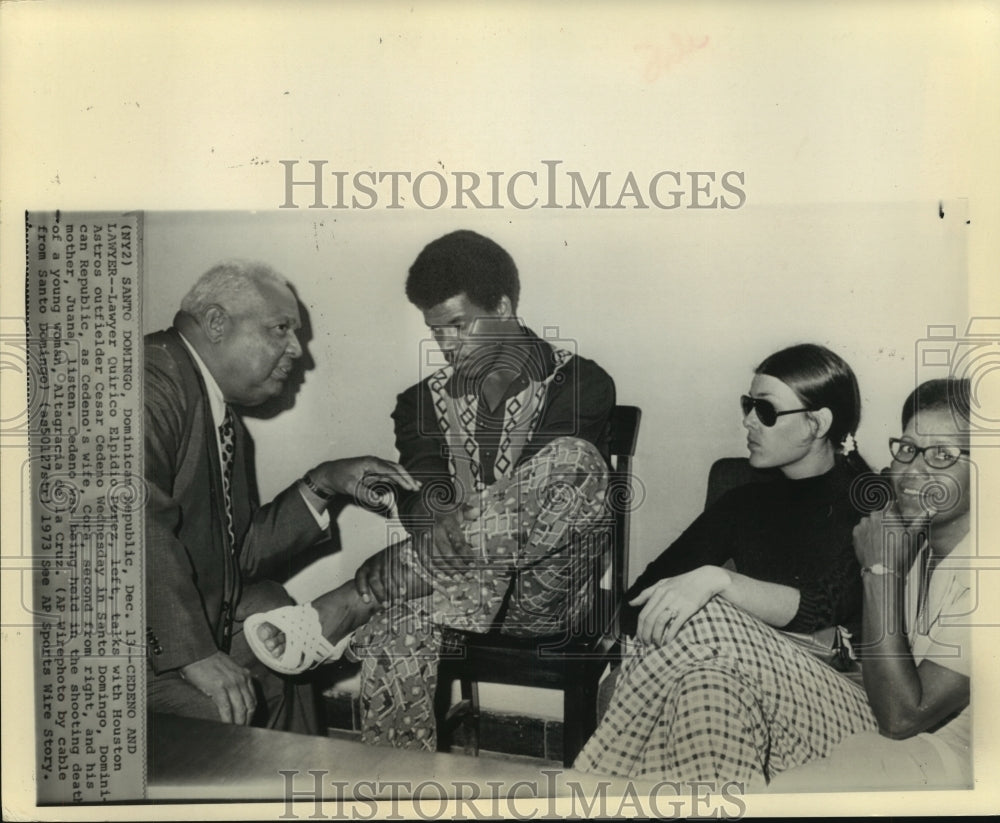 1973 Press Photo Houston Astros&#39; Cesar Cedeno talks with lawyer in Santo Domingo- Historic Images