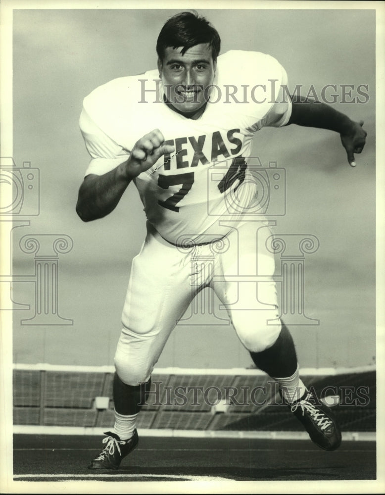 1970 Press Photo University of Texas&#39; freshman defensive end, Robert Guevara.- Historic Images