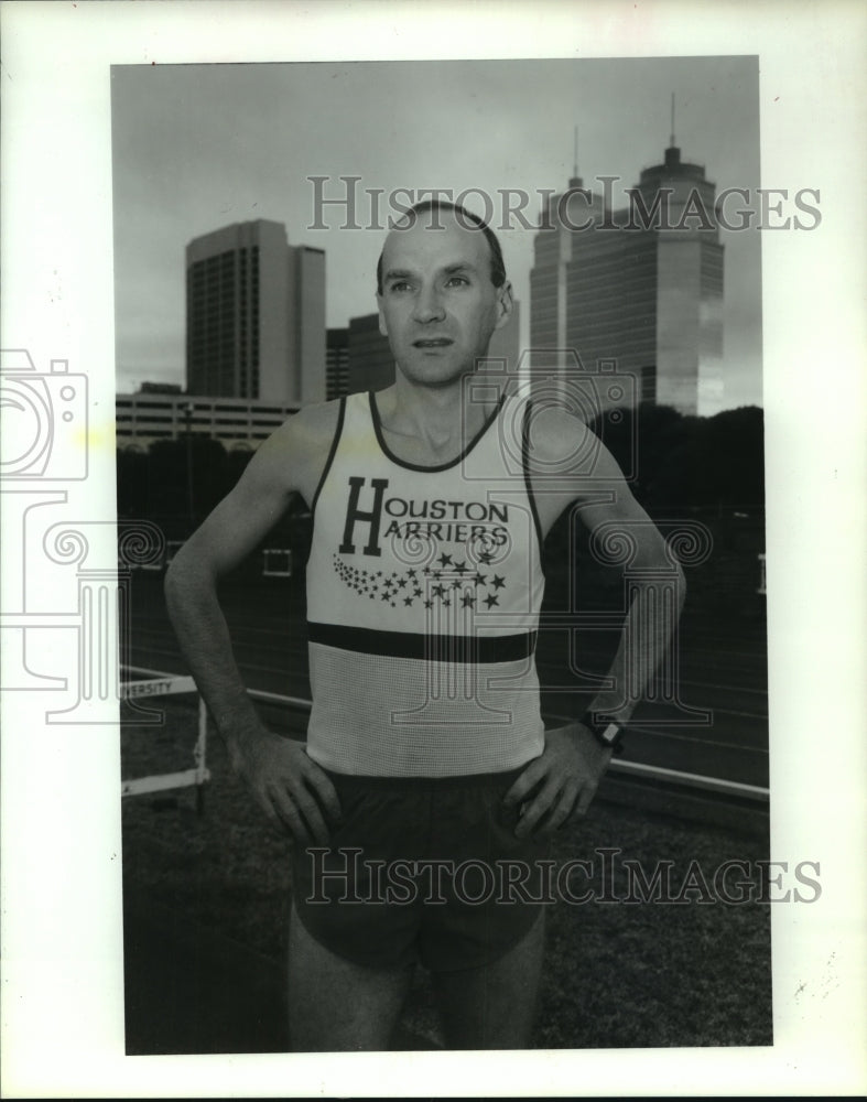 1990 Press Photo Marathoner Steve Elliott runs personal best in 2:19:21 In CA.- Historic Images