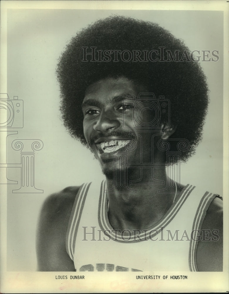 1974 Press Photo University of Houston basketball player Louis Dunbar.- Historic Images