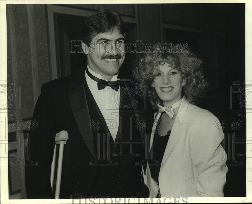 1983 Press Photo Houston Oilers&#39; guard Ed Fisher and wife Nan. - hcs05294- Historic Images