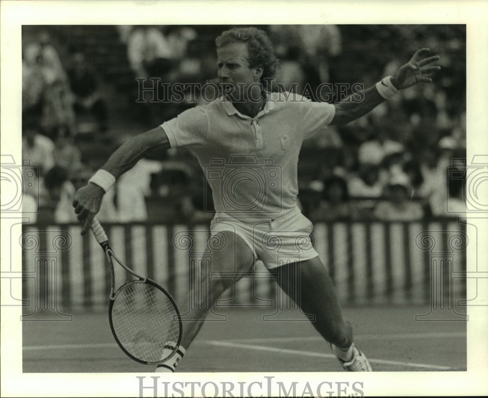 1981 Press Photo Pro Tennis player Vitas Gerulaitus against Anders Jarryd- Historic Images