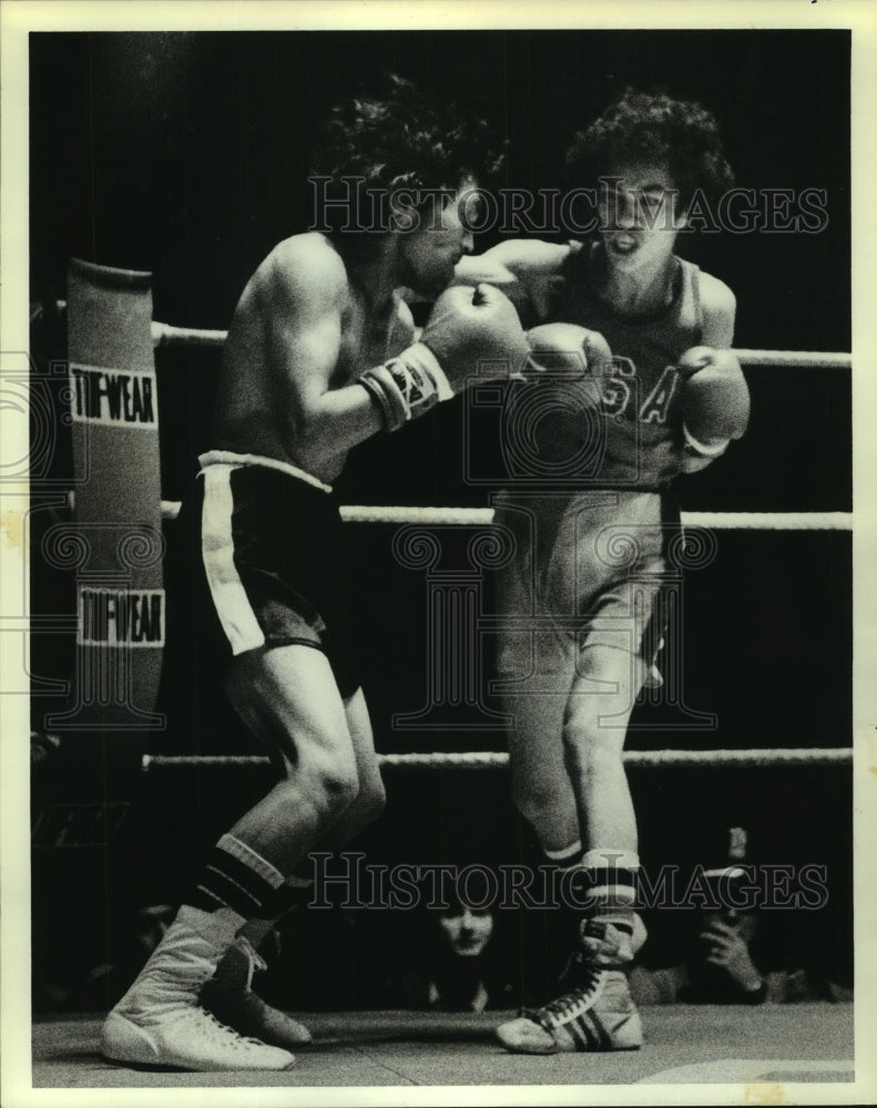 1979 Press Photo Boxer Hector Hernandez battles it out in the ring. - hcs05792- Historic Images