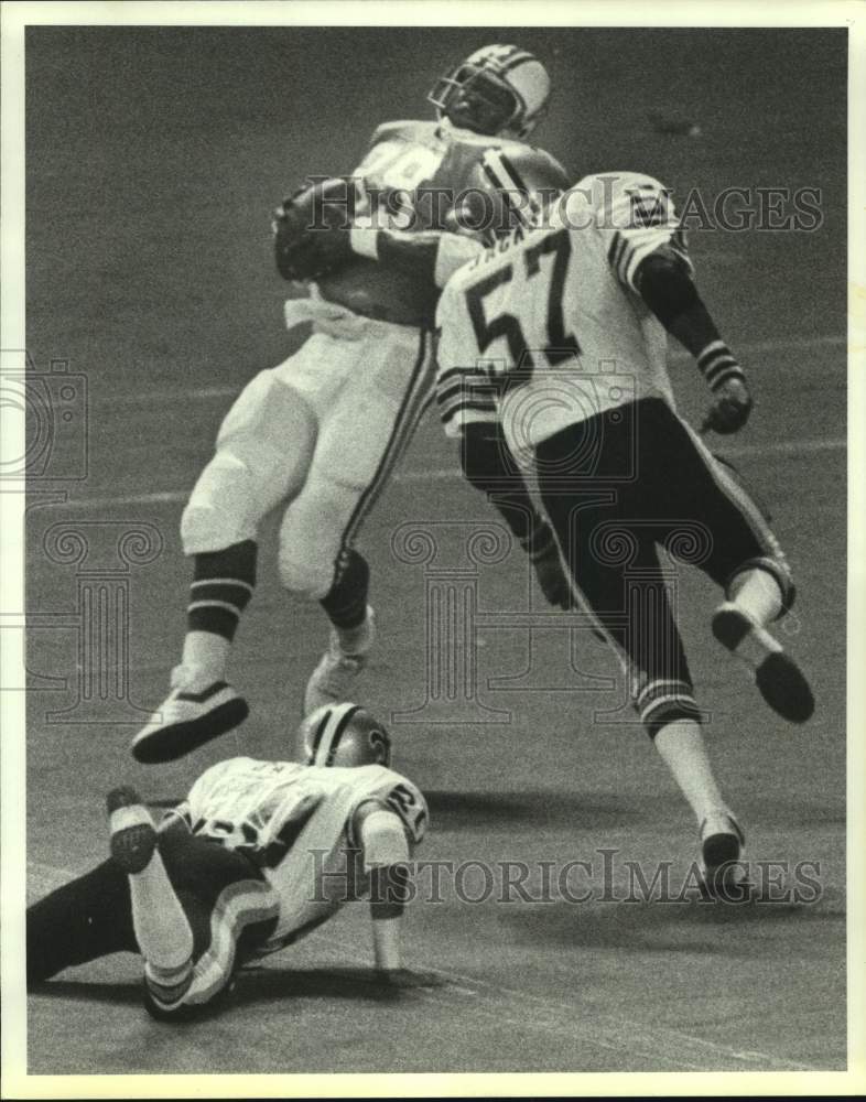 1982 Press Photo Tim Wilson scores Houston Oilers touchdown 6-1 - hcs06062- Historic Images