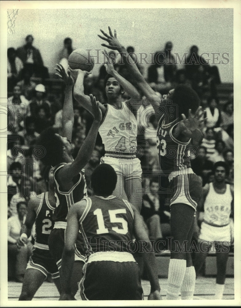 1978 Press Photo Texas Southern University basketball player Sammy Graves shoots- Historic Images