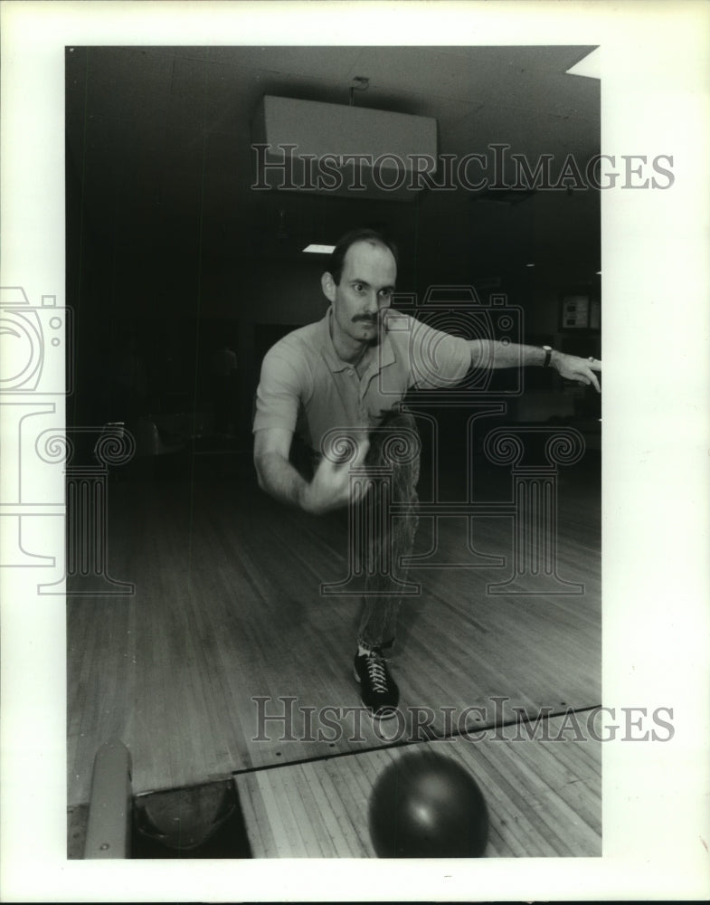 1990 Press Photo Kenny Gullette practice for High Rollers Tournament in Vegas- Historic Images