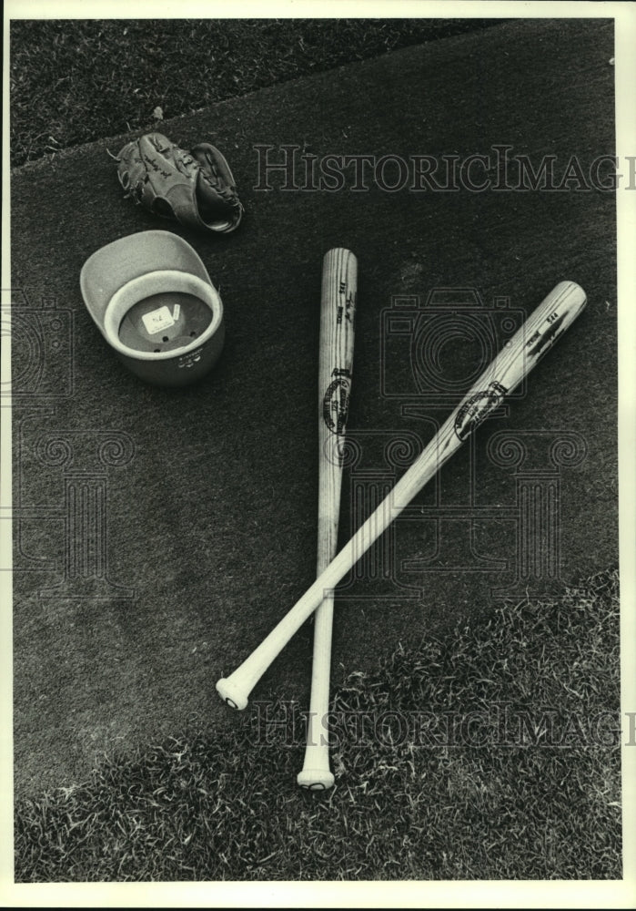 1980 Press Photo Houston Astros&#39; Joe Morgan&#39;s tools of the trade in Cocoa, FL.- Historic Images