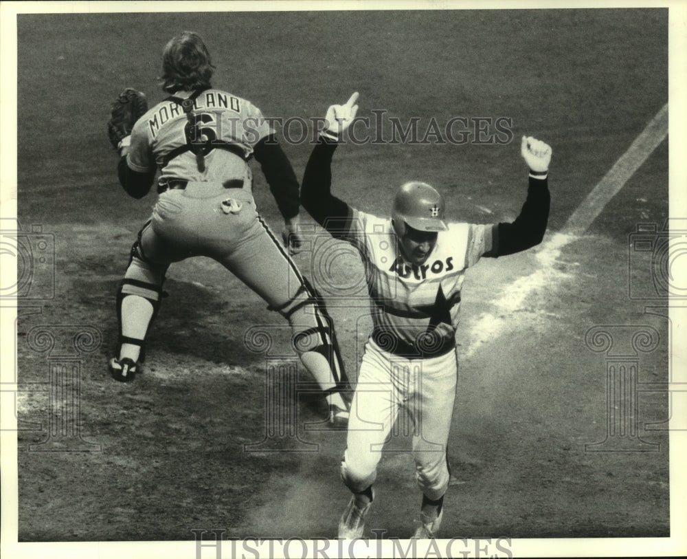 1981 Press Photo Houston Astros&#39; Joe Morgan celebrates scoring a run.- Historic Images