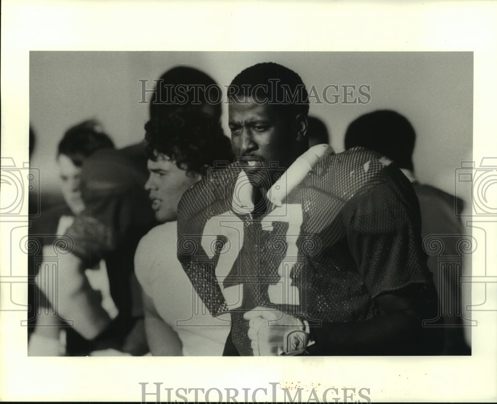 Press Photo University of Houston defensive end James Holmes. - hcs06708- Historic Images