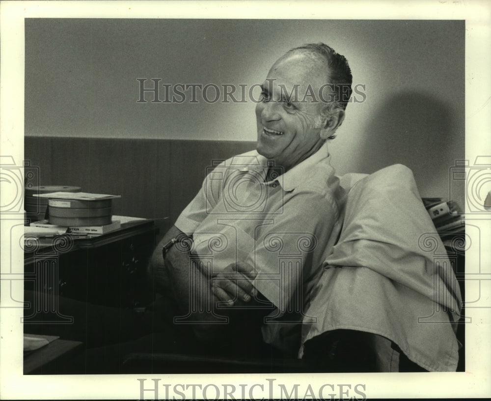 1981 Press Photo New Houston Oilers assistant general manager Mike Holovak.- Historic Images