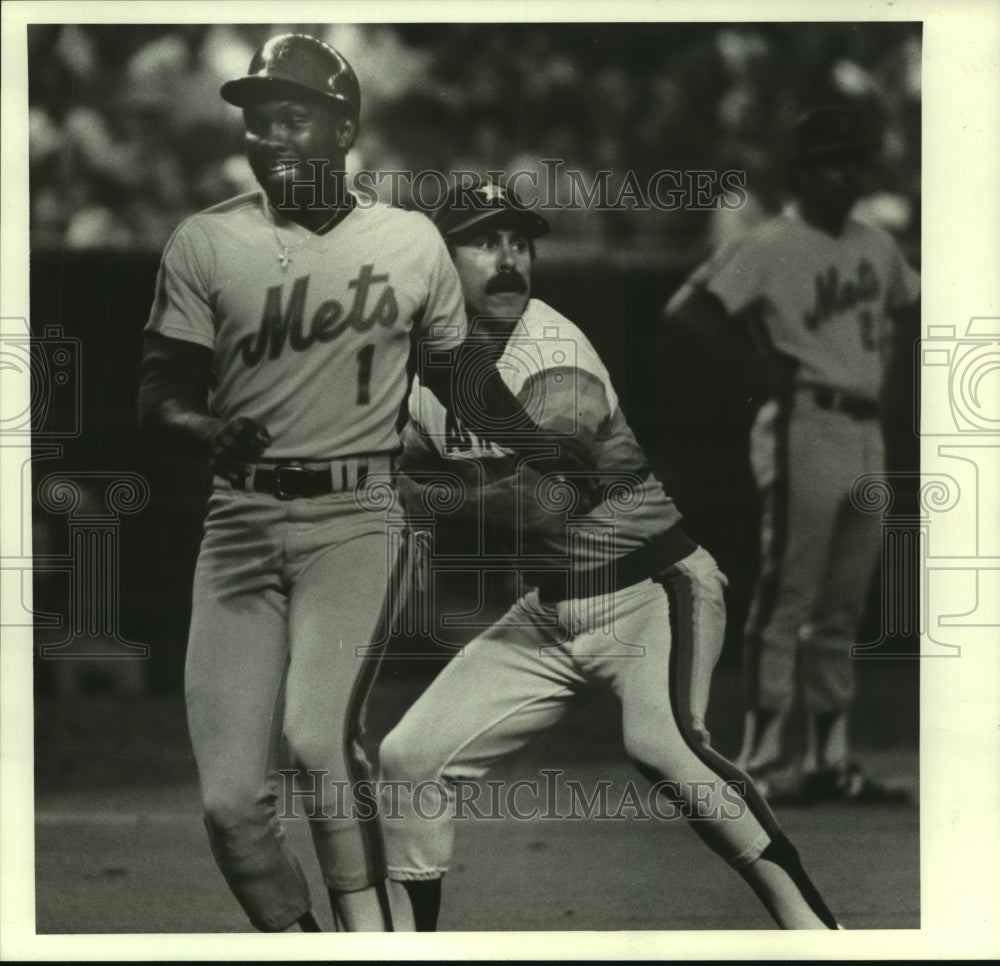 1984 Press Photo Houston Astros&#39; third baseman Phil Garner readies a throw.- Historic Images