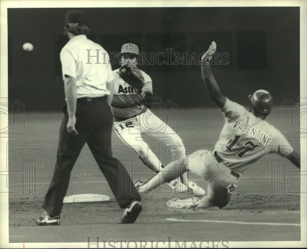 1979 Press Photo Houston Astros&#39; Craig Reynolds is late making play at second.- Historic Images