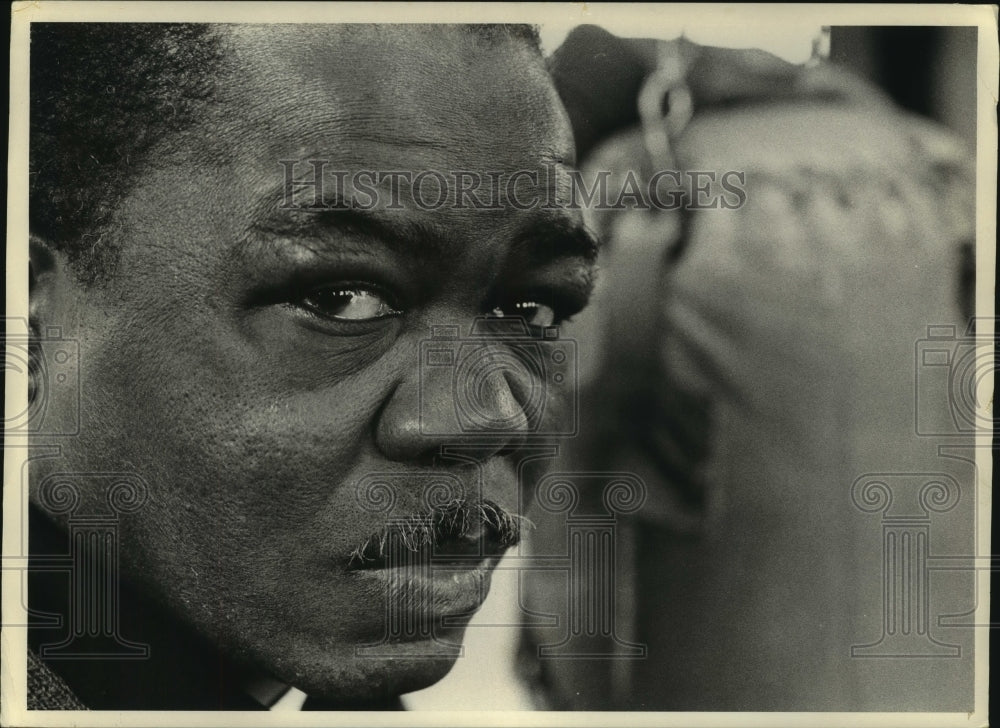 1972 Press Photo Former Lightweight Boxing Champion Ike Williams on top again.- Historic Images